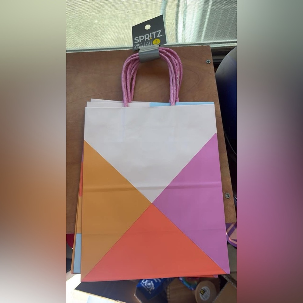 10/$10 4 count gift bags